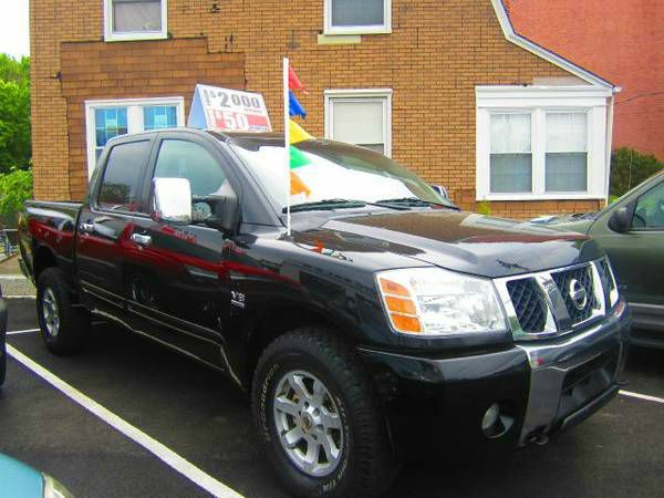 2004 Nissan Titan SE 2WD