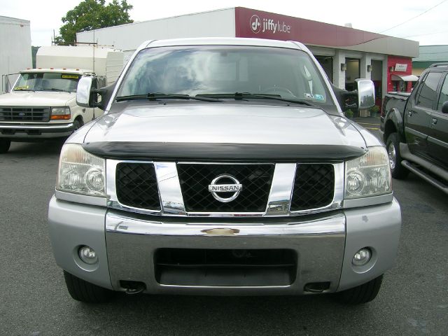 2004 Nissan Titan GLS Touring A/T