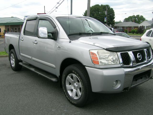 2004 Nissan Titan GLS Touring A/T