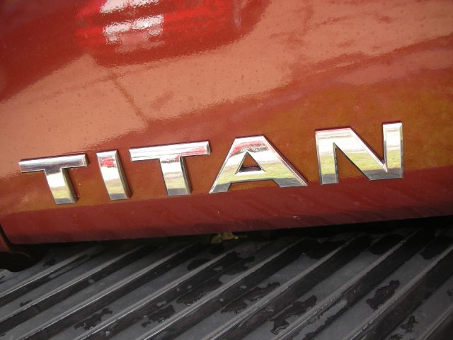 2004 Nissan Titan 4X4 Le3rd Rowone Owner