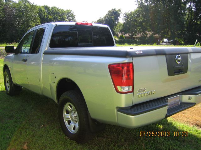 2004 Nissan Titan 2WD Double CAB V6 AUTO LS