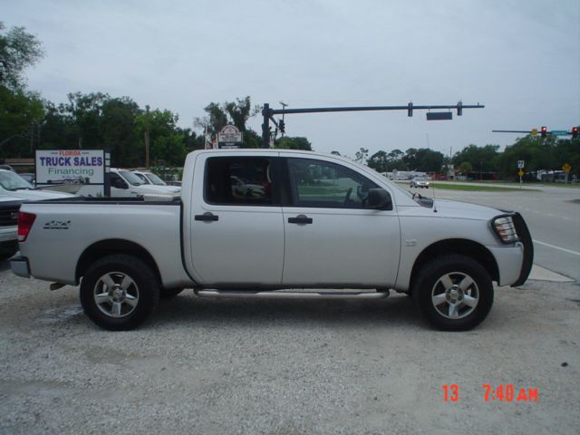 2004 Nissan Titan GLS Touring A/T