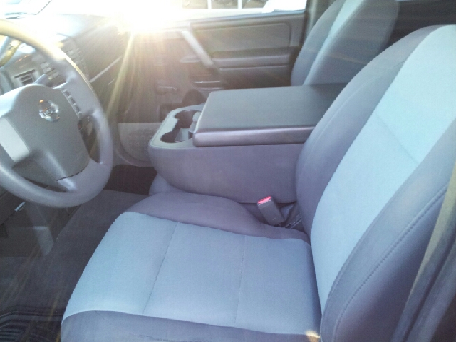 2004 Nissan Titan 2WD Double CAB V6 AUTO LS