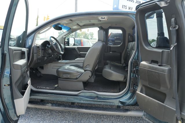 2004 Nissan Titan 4dr Eddie Bauer SUV