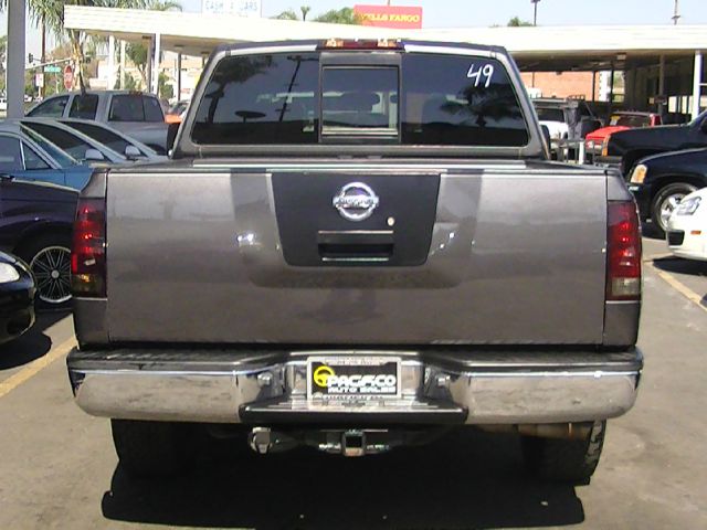 2004 Nissan Titan SE 2WD