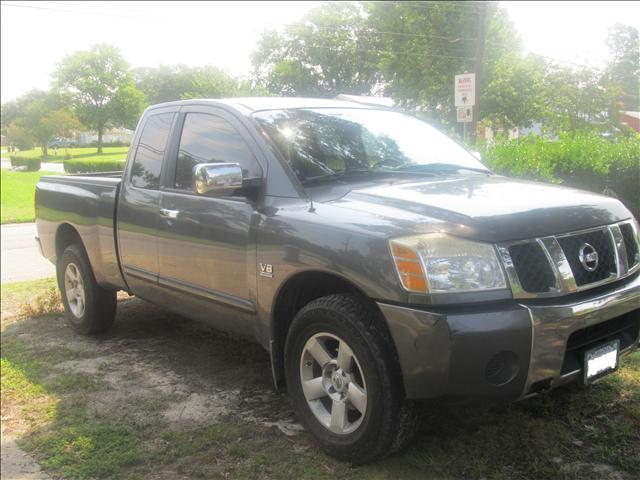 2004 Nissan Titan V8