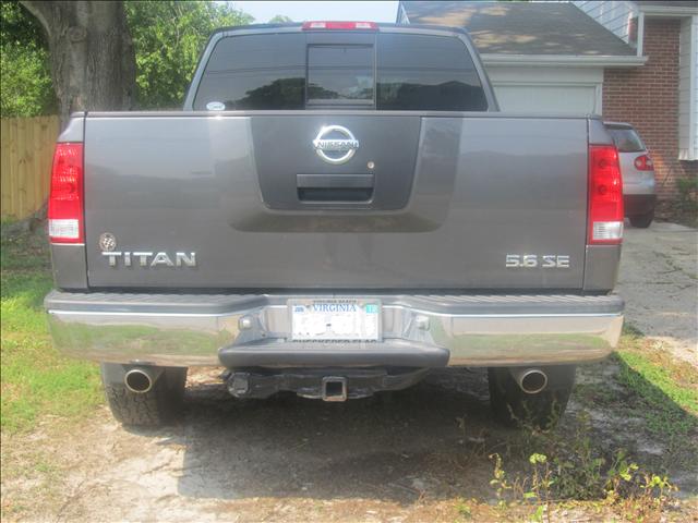 2004 Nissan Titan V8