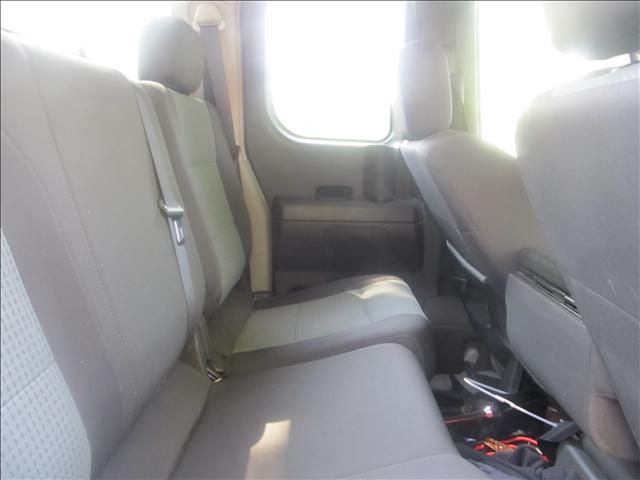 2004 Nissan Titan V8