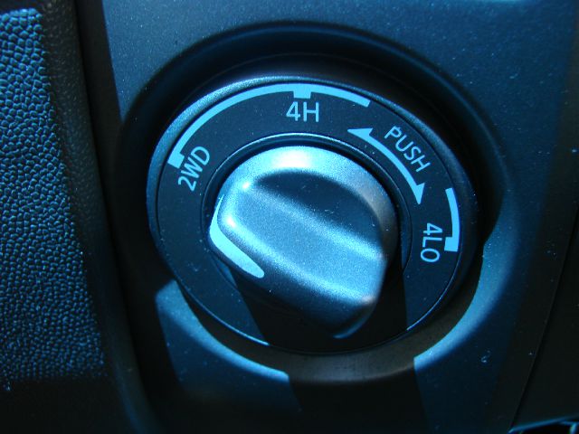 2004 Nissan Titan SLT EXT CAB 4X2