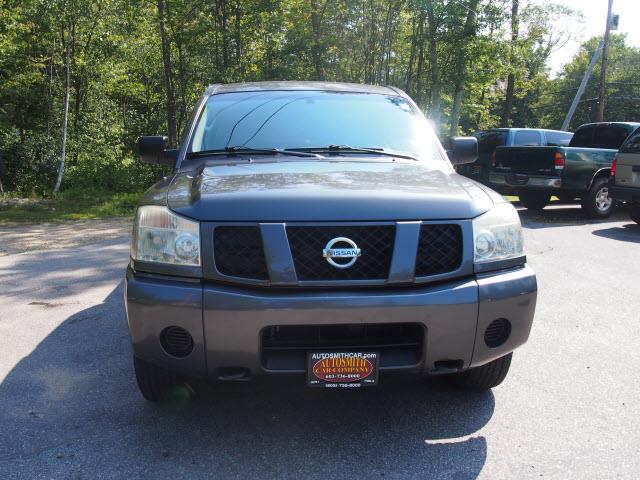 2004 Nissan Titan SE