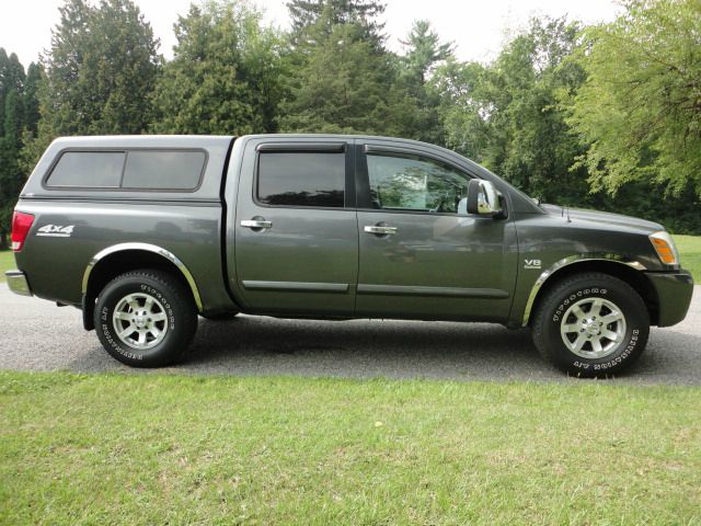 2004 Nissan Titan SLT EXT CAB 4X2
