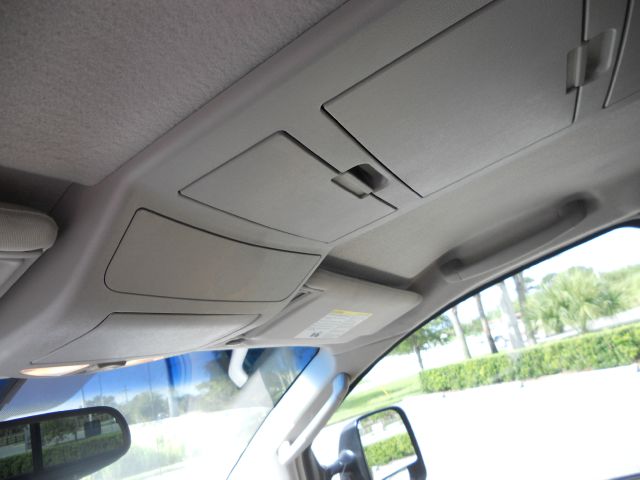 2004 Nissan Titan 4X4 Le3rd Rowone Owner