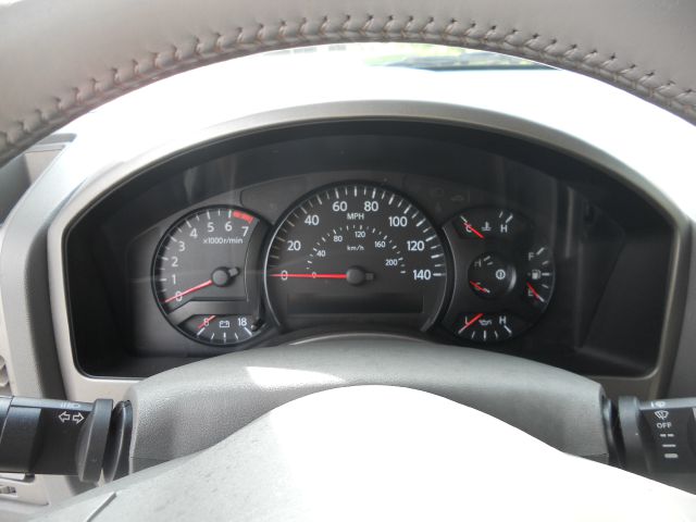 2004 Nissan Titan 4X4 Le3rd Rowone Owner