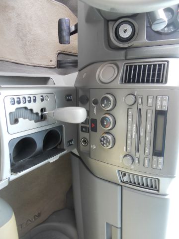 2004 Nissan Titan 4X4 Le3rd Rowone Owner