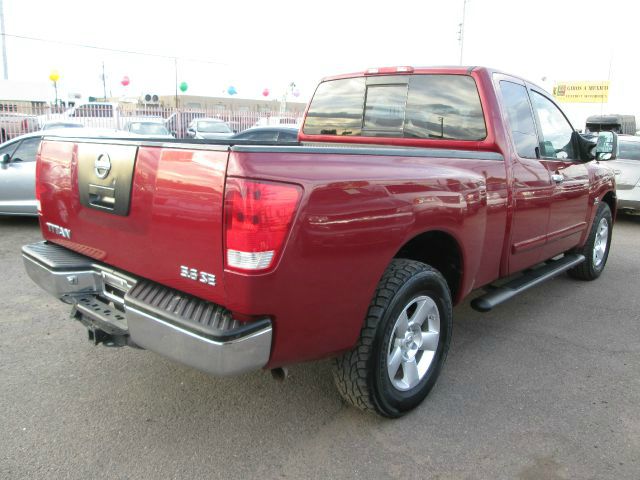 2004 Nissan Titan SE 2WD