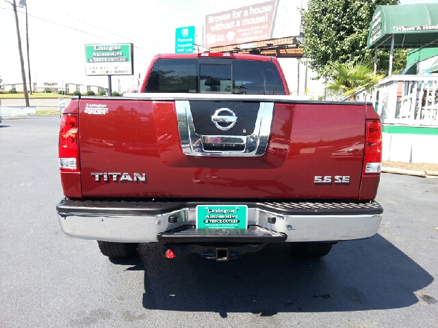 2004 Nissan Titan SE 2WD