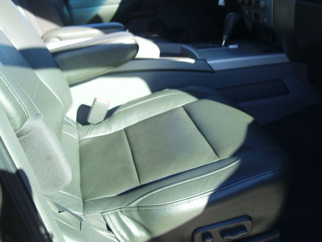 2005 Nissan Titan GLS Touring A/T