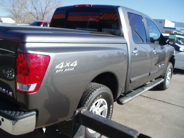 2005 Nissan Titan GLS Touring A/T