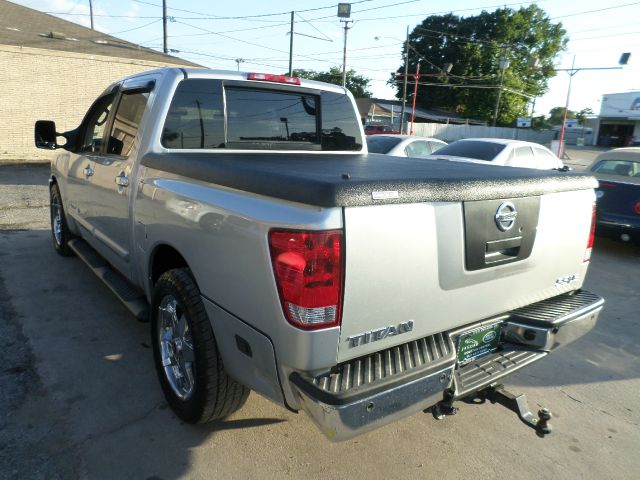 2005 Nissan Titan GLS Touring A/T