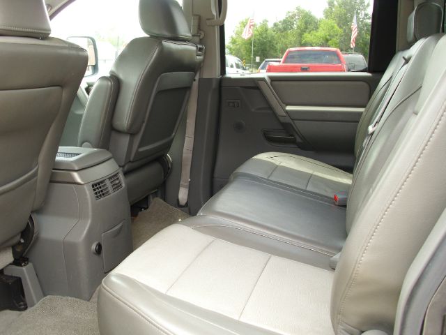 2005 Nissan Titan GLS Touring A/T