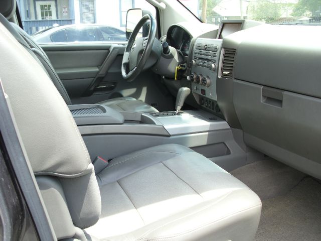 2005 Nissan Titan GLS Touring A/T