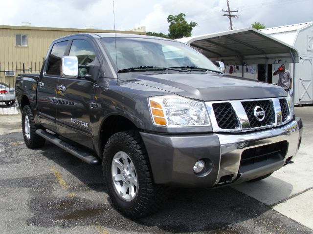 2005 Nissan Titan GLS Touring A/T