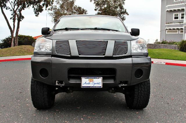 2005 Nissan Titan SE