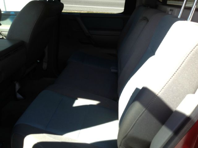 2005 Nissan Titan SE 2WD