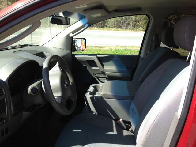 2005 Nissan Titan SE 2WD