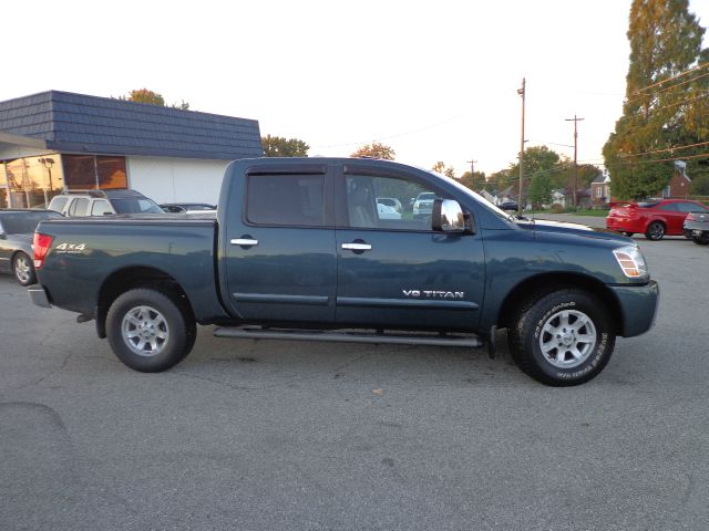 2005 Nissan Titan GLS Touring A/T