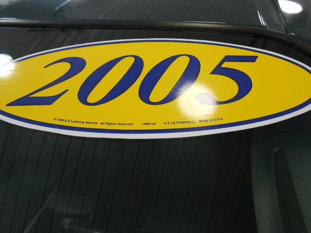 2005 Nissan Titan SE 2WD