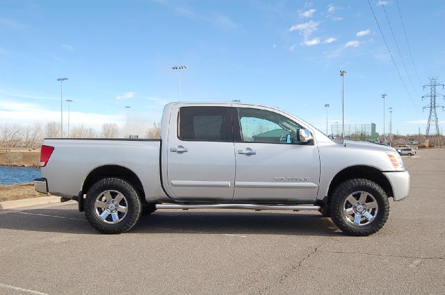 2005 Nissan Titan SLT EXT CAB 4X2