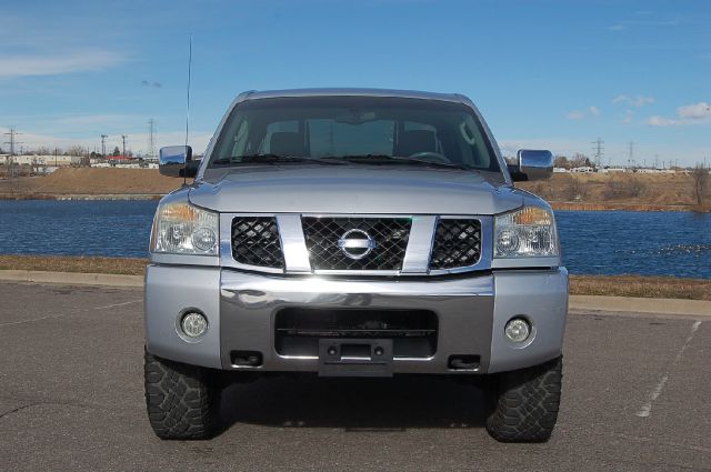 2005 Nissan Titan SLT EXT CAB 4X2