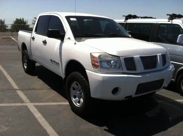 2005 Nissan Titan SE 2WD