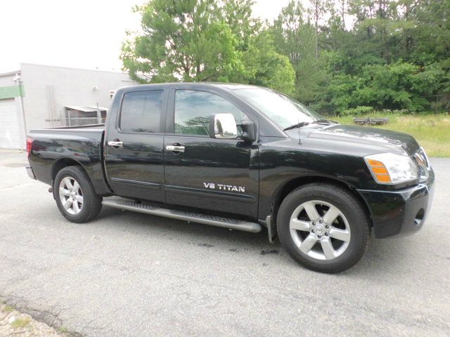 2005 Nissan Titan 4X4 Le3rd Rowone Owner