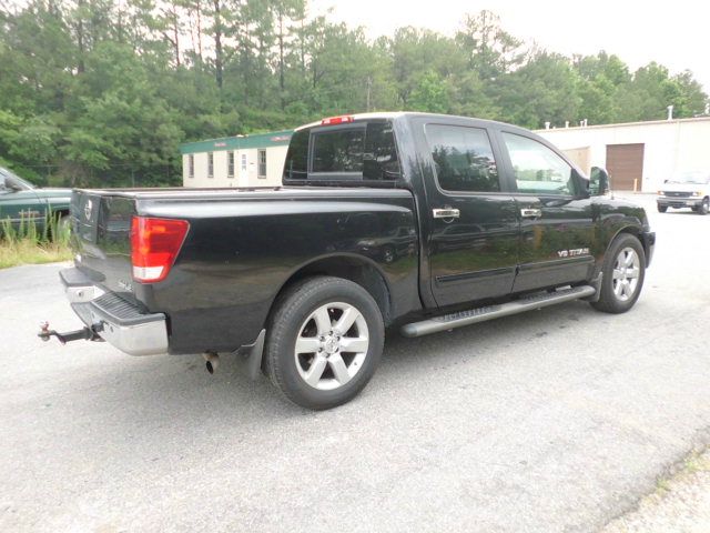 2005 Nissan Titan 4X4 Le3rd Rowone Owner