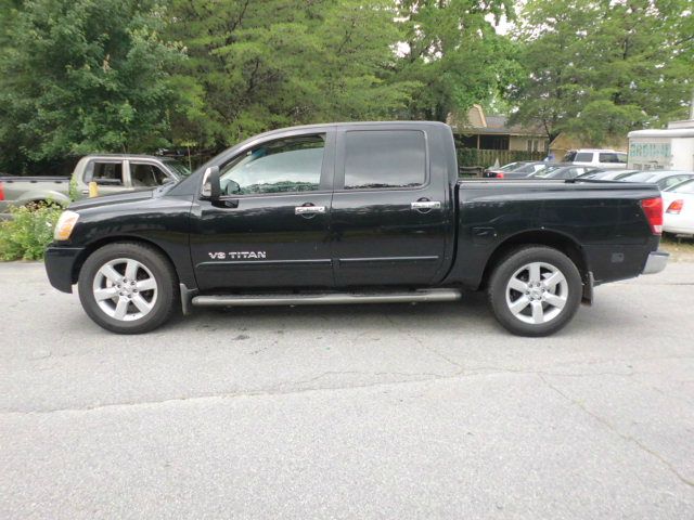 2005 Nissan Titan 4X4 Le3rd Rowone Owner