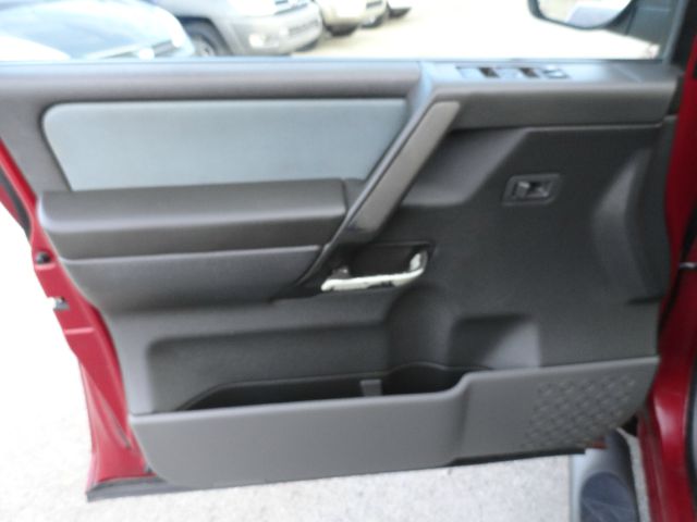 2005 Nissan Titan 4X4 Le3rd Rowone Owner