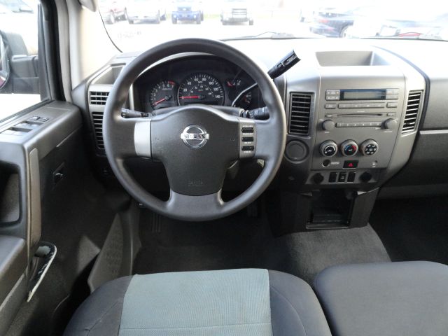 2005 Nissan Titan 4X4 Le3rd Rowone Owner