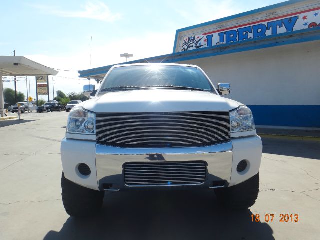 2005 Nissan Titan SE 2WD