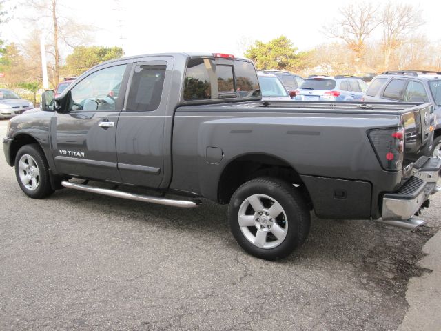 2005 Nissan Titan SE 2WD