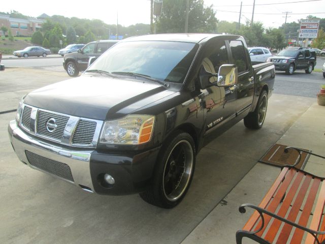 2005 Nissan Titan 4X4 Le3rd Rowone Owner