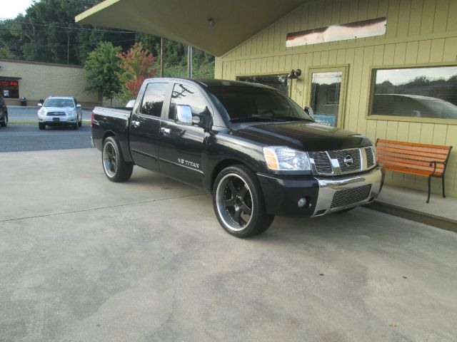 2005 Nissan Titan 4X4 Le3rd Rowone Owner