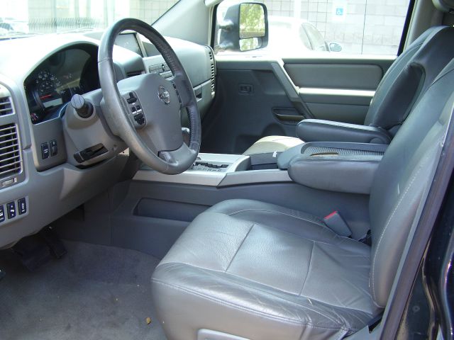 2005 Nissan Titan SLE Z71 Crew Cab Short Bed 4X4