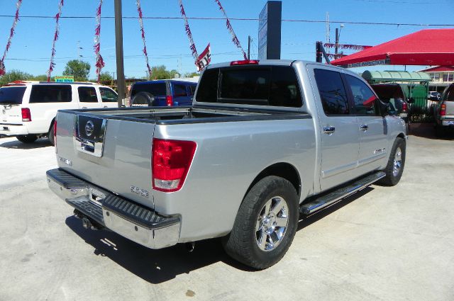 2005 Nissan Titan SLE Z71 Crew Cab Short Bed 4X4