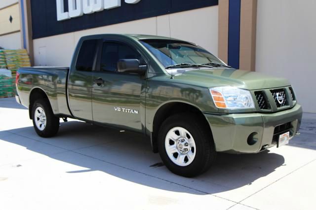 2005 Nissan Titan SE 2WD