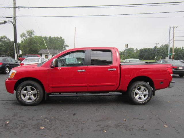 2005 Nissan Titan SE 2WD