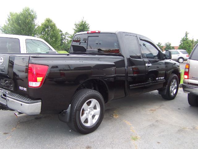 2006 Nissan Titan SE 2WD