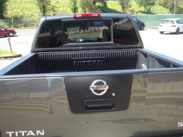 2006 Nissan Titan SE 2WD