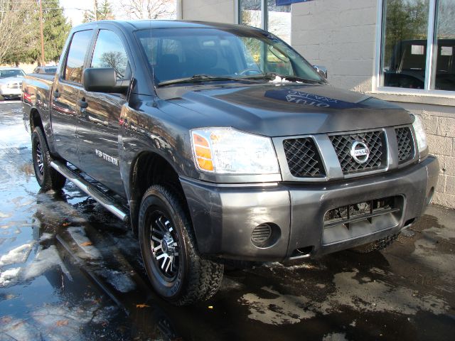 2006 Nissan Titan SE 2WD